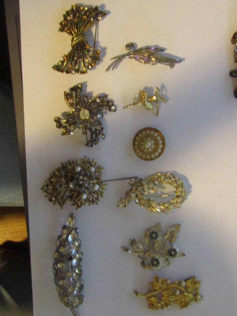 * Vintage or Antique lot 10 old various pins brooches, some needing stones CORO+